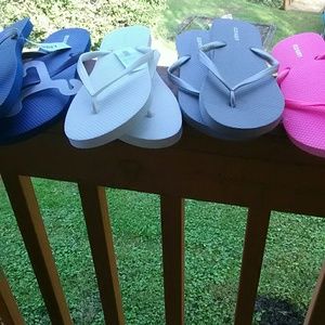 OLD NAVY Flip Flops NEW